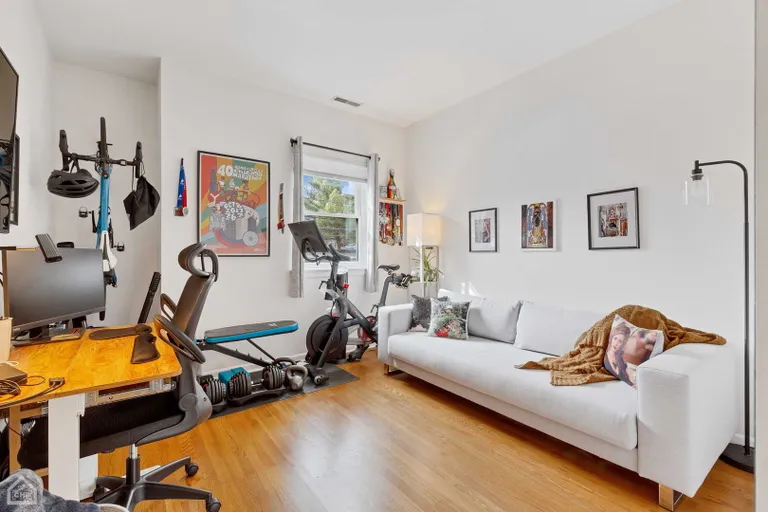 Chicago Real Estate | View 4646 N Beacon, 104 | room 10 | View 11
