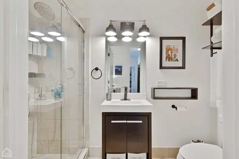 Chicago Real Estate | View 4646 N Beacon, 104 | room 13 | View 14