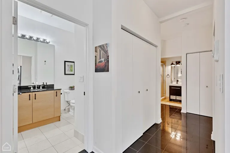 Chicago Real Estate | View 4646 N Beacon, 104 | room 11 | View 12