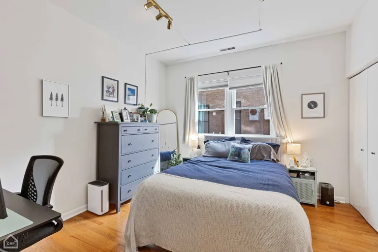 Chicago Real Estate | View 4646 N Beacon, 104 | room 7 | View 8
