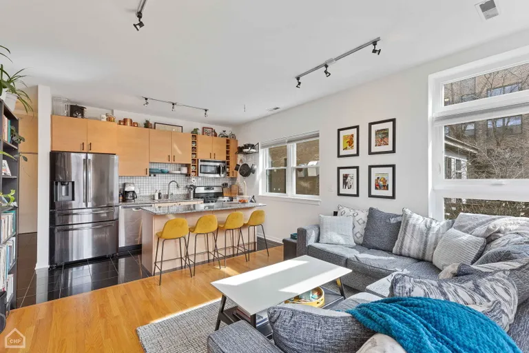 Chicago Real Estate | View 4646 N Beacon, 104 | room 3 | View 4