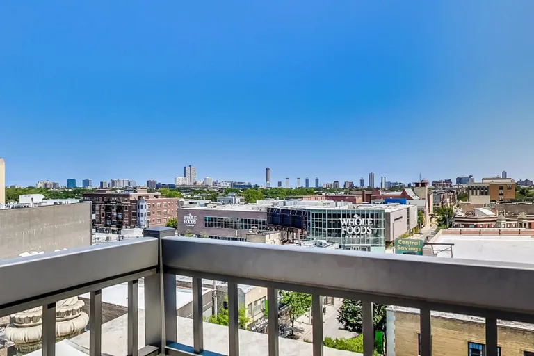 New York City Real Estate | View 1635 W Belmont, 206 | room 21 | View 22