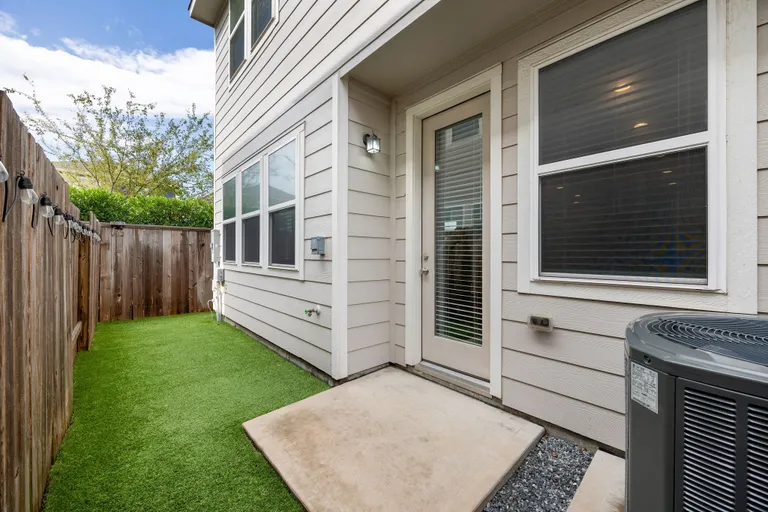 Houston Suburbs Real Estate | View 9913 Smokehouse Silo Lane | room 38 | View 39