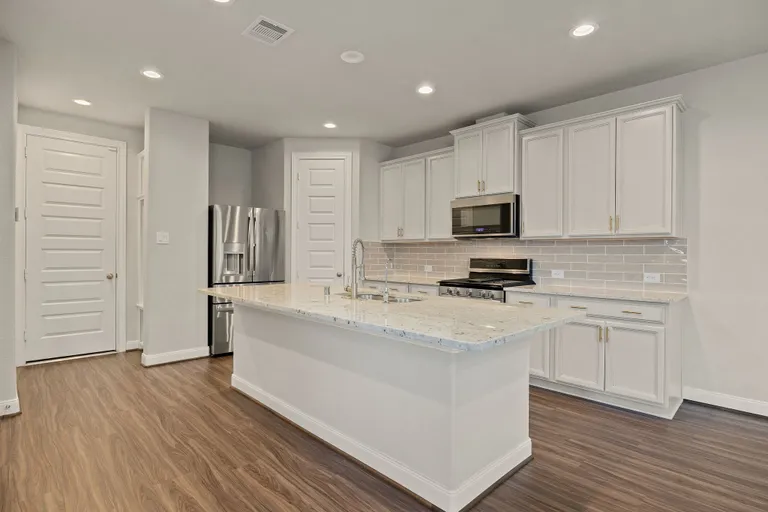 Houston Suburbs Real Estate | View 9913 Smokehouse Silo Lane | room 12 | View 13