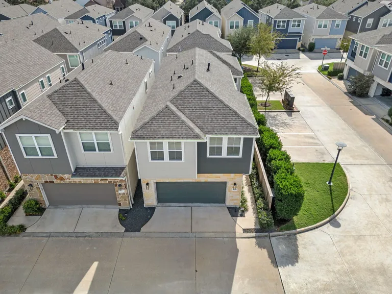 Houston Suburbs Real Estate | View 9913 Smokehouse Silo Lane | room 5 | View 6