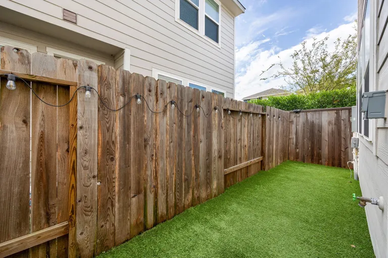 Houston Suburbs Real Estate | View 9913 Smokehouse Silo Lane | room 39 | View 40