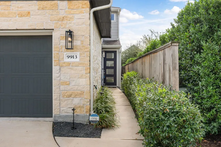 Houston Suburbs Real Estate | View 9913 Smokehouse Silo Lane | room 7 | View 8