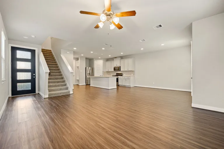 Houston Suburbs Real Estate | View 9913 Smokehouse Silo Lane | room 9 | View 10