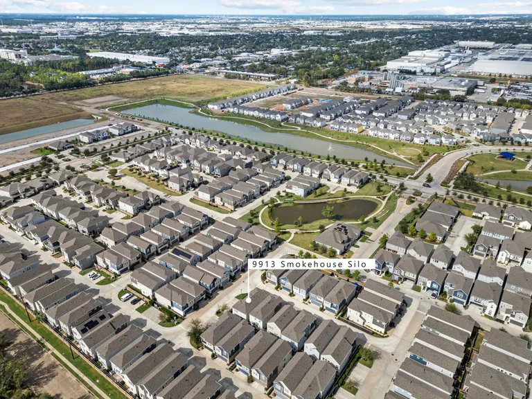 Houston Suburbs Real Estate | View 9913 Smokehouse Silo Lane | room 40 | View 41