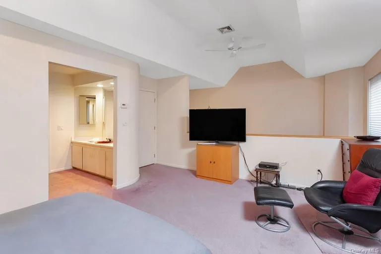 New York City Real Estate | View 45 Spring Pond Drive | room 16 | View 17