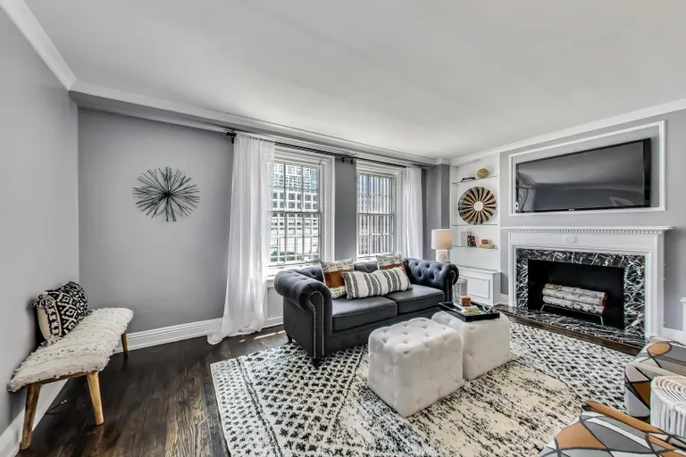 New York City Real Estate | View 210 E Pearson, 14AB | room 2 | View 3
