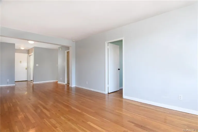 New York City Real Estate | View 117 S Highland Avenue Unit# 5L | room 4 | View 5