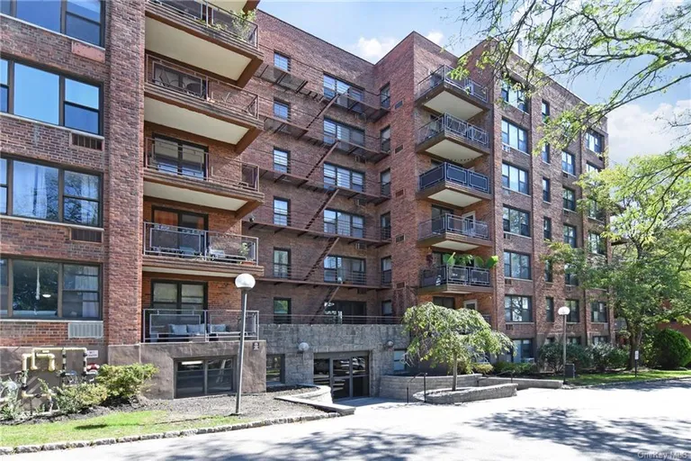 New York City Real Estate | View 117 S Highland Avenue Unit# 5L | 2 Beds, 1 Bath | View 1