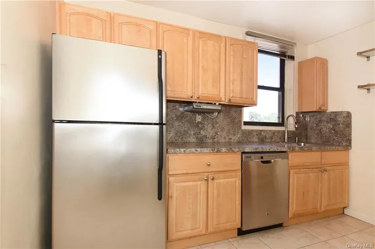 New York City Real Estate | View 117 S Highland Avenue #5L | room 5 | View 6
