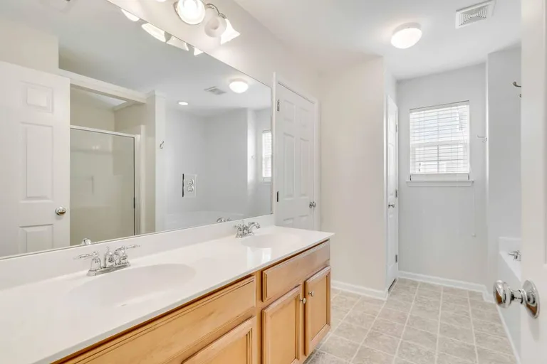 New York City Real Estate | View 8957 N Red Maple Circle | Primary Bathroom | View 11