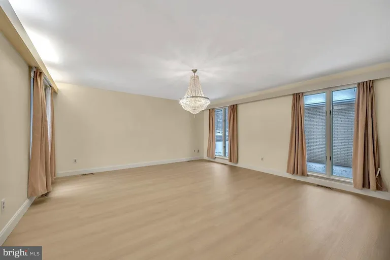 Central NJ/Bucks County, PA Real Estate | View 97 Hardy Drive | room 10 | View 11