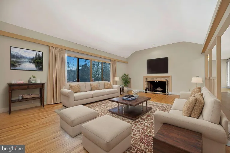 Central NJ/Bucks County, PA Real Estate | View 97 Hardy Drive | room 5 | View 6