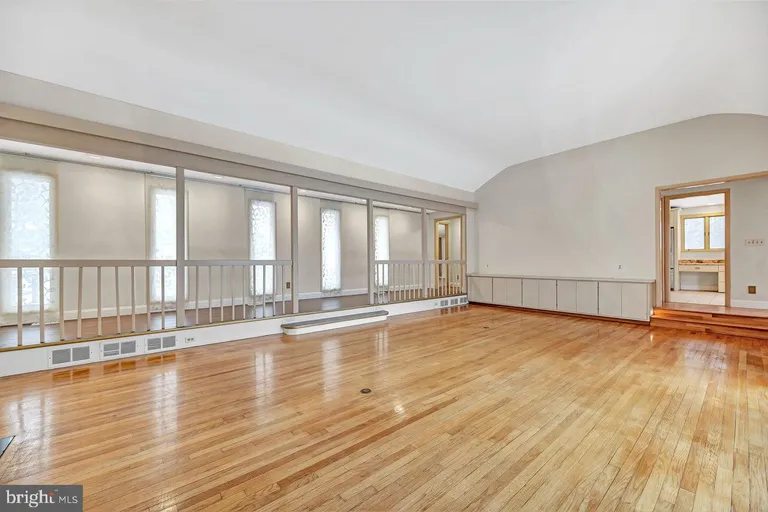 Central NJ/Bucks County, PA Real Estate | View 97 Hardy Drive | room 6 | View 7