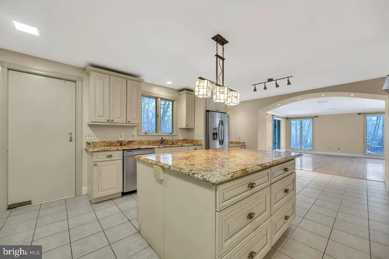 Central NJ/Bucks County, PA Real Estate | View 97 Hardy Drive | room 9 | View 10