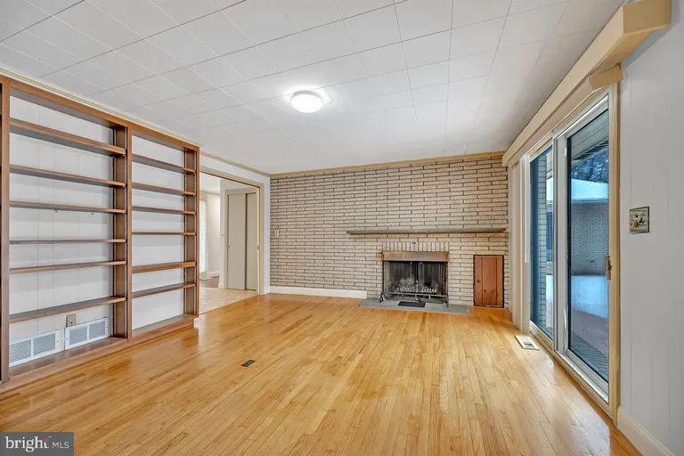 Central NJ/Bucks County, PA Real Estate | View 97 Hardy Drive | room 3 | View 4
