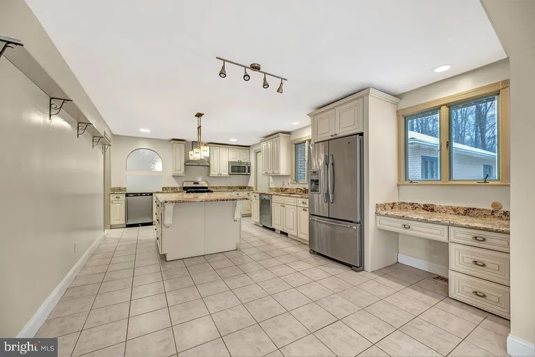 Central NJ/Bucks County, PA Real Estate | View 97 Hardy Drive | room 8 | View 9