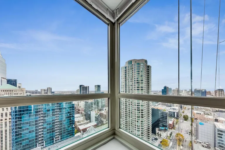 New York City Real Estate | View 345 N Lasalle, 3607 | room 4 | View 5
