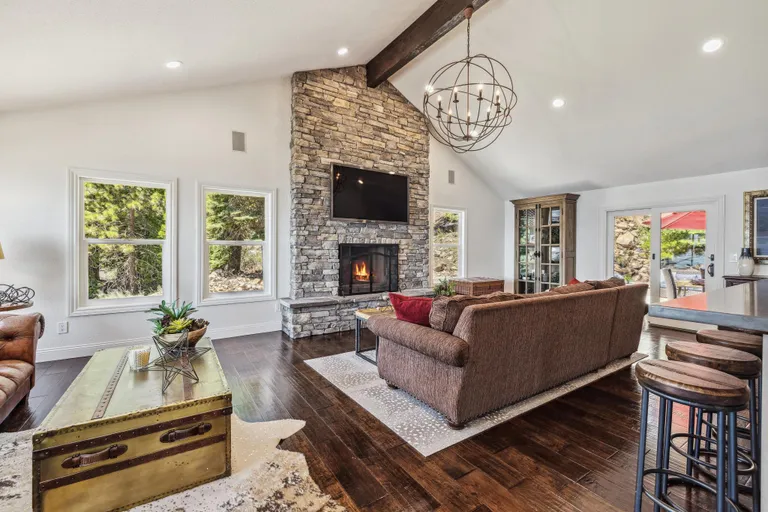 Northern California Real Estate | View 6103 North Lake Boulevard | room 4 | View 5