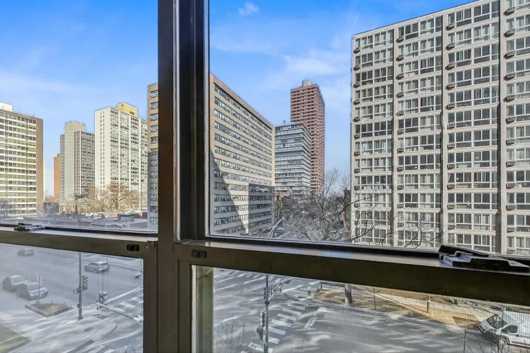 New York City Real Estate | View 2930 N Sheridan, 507 | room 17 | View 18