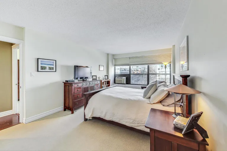 New York City Real Estate | View 2930 N Sheridan, 507 | room 11 | View 12