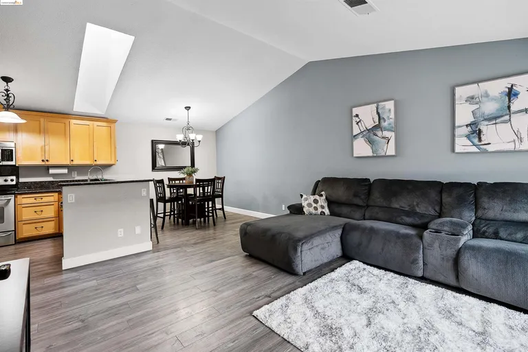 Northern California Real Estate | View 863 Villa Ter | room 6 | View 7