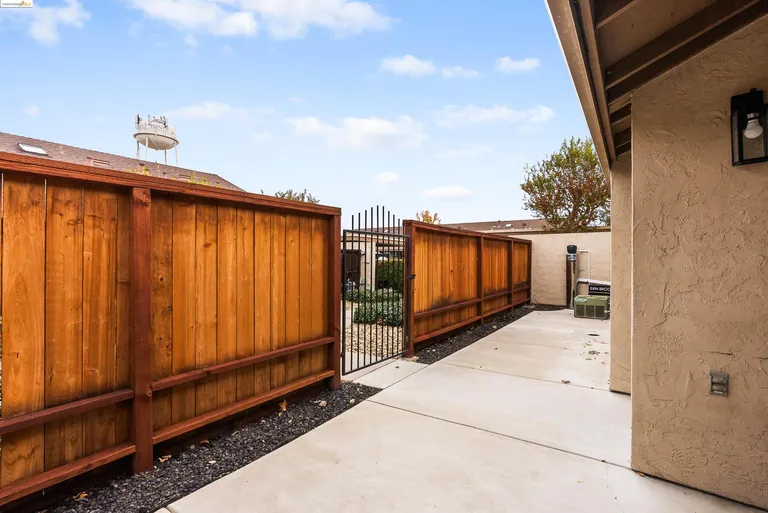 Northern California Real Estate | View 863 Villa Ter | room 5 | View 6