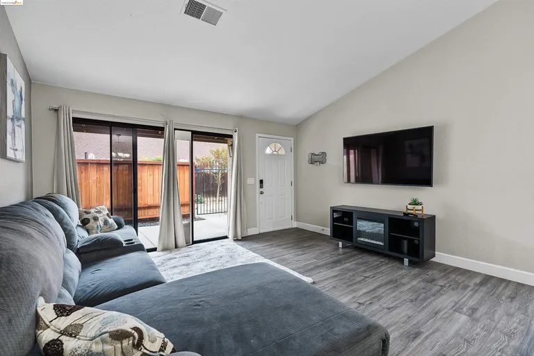 Northern California Real Estate | View 863 Villa Ter | room 9 | View 10