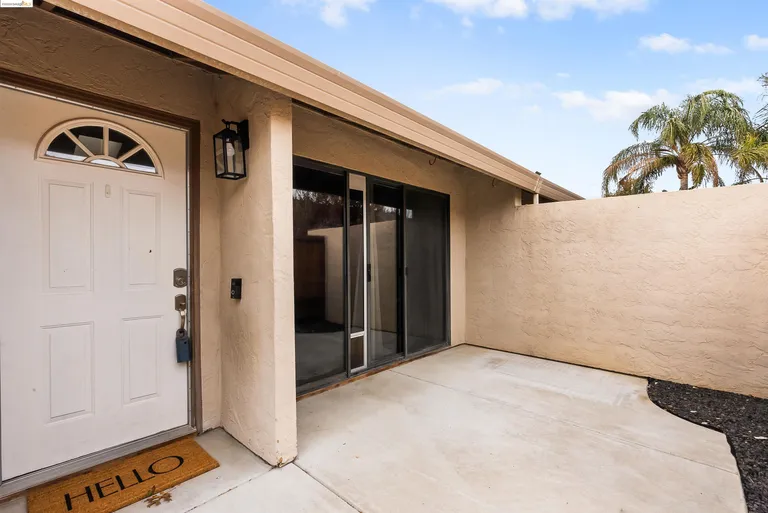 Northern California Real Estate | View 863 Villa Ter | room 4 | View 5