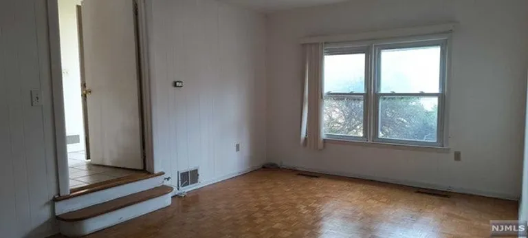 New York City Real Estate | View 354 Forest Avenue | room 35 | View 36