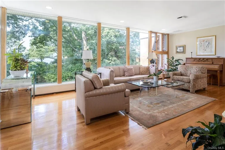 New York City Real Estate | View 29 Pokahoe Drive | room 7 | View 8