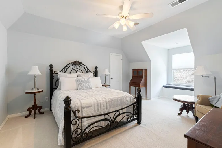 The Woodlands Real Estate | View 10 Sutton Mill Place | room 29 | View 30