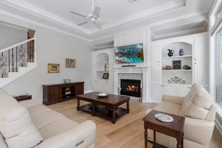 The Woodlands Real Estate | View 10 Sutton Mill Place | room 19 | View 20