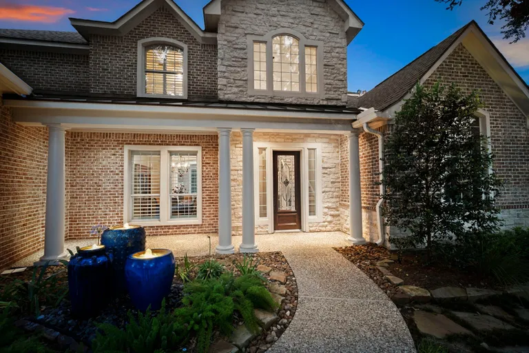 The Woodlands Real Estate | View 10 Sutton Mill Place | room 3 | View 4