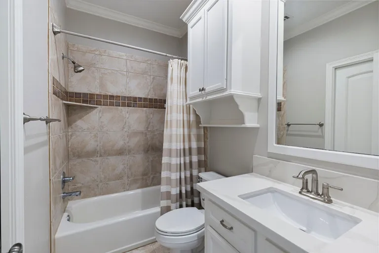 The Woodlands Real Estate | View 10 Sutton Mill Place | room 30 | View 31