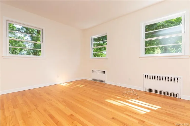 New York City Real Estate | View 102 Eton Road | room 53 | View 54