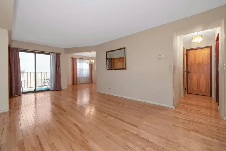 New York City Real Estate | View 8841 Kennedy Blvd | room 2 | View 3
