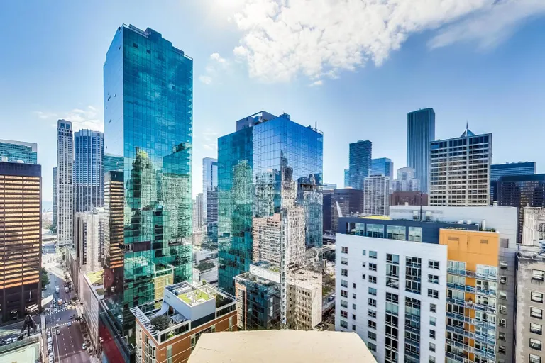 New York City Real Estate | View 535 N Michigan, 802 | room 15 | View 16