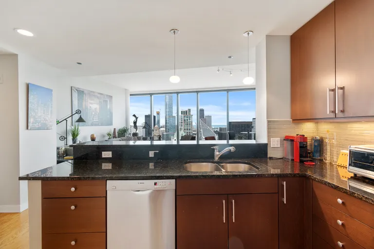 New York City Real Estate | View 60 E Monroe, 5106 | room 20 | View 21