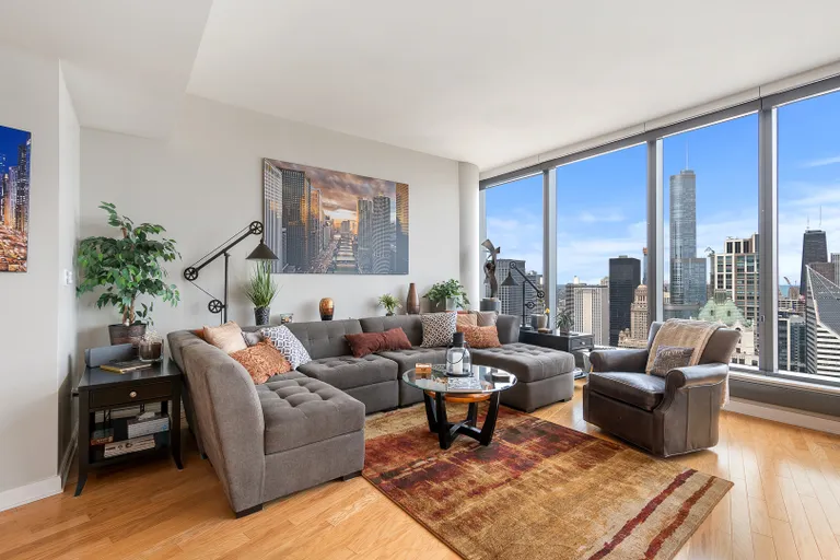 New York City Real Estate | View 60 E Monroe, 5106 | room 1 | View 2