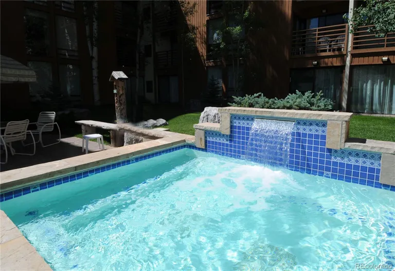 New York City Real Estate | View 300 E Lionshead Circle Unit# 8 | room 21 | View 22