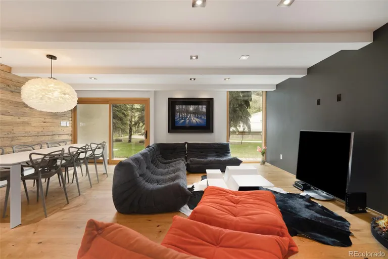 New York City Real Estate | View 300 E Lionshead Circle Unit# 8 | room 8 | View 9
