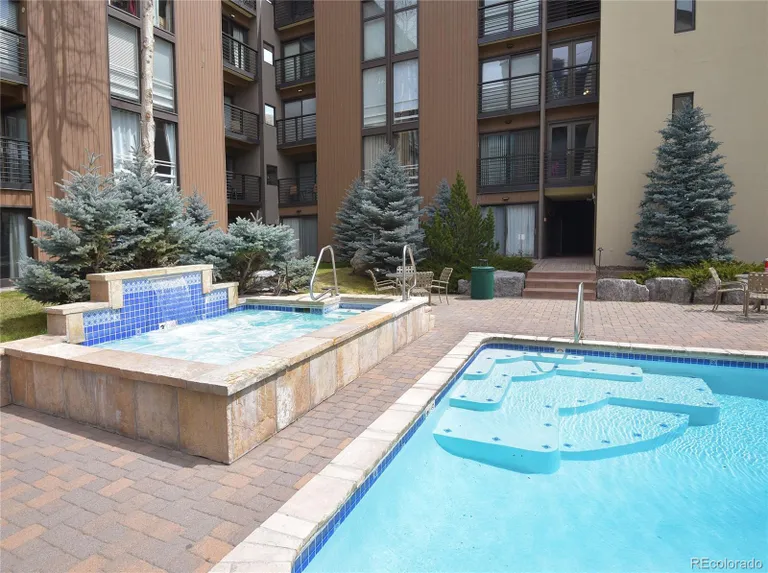 New York City Real Estate | View 300 E Lionshead Circle Unit# 8 | room 22 | View 23