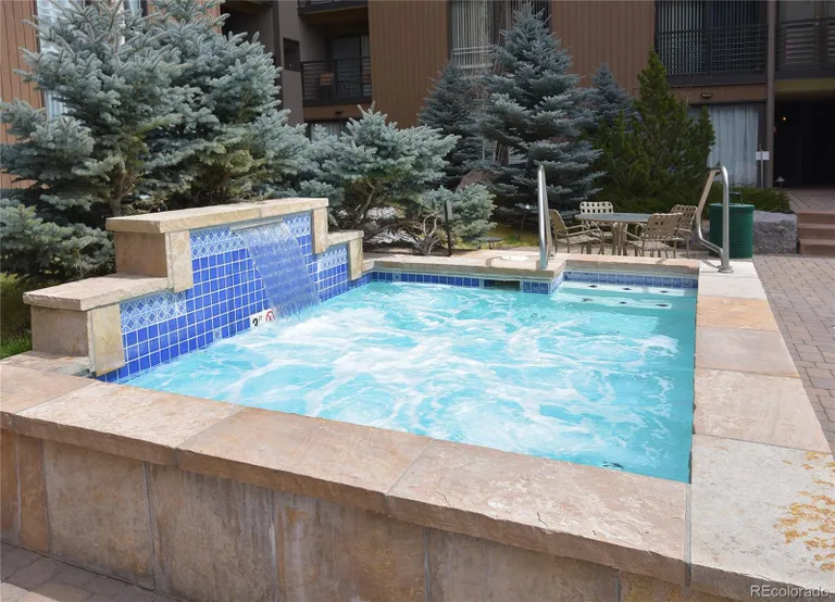 New York City Real Estate | View 300 E Lionshead Circle Unit# 8 | room 23 | View 24