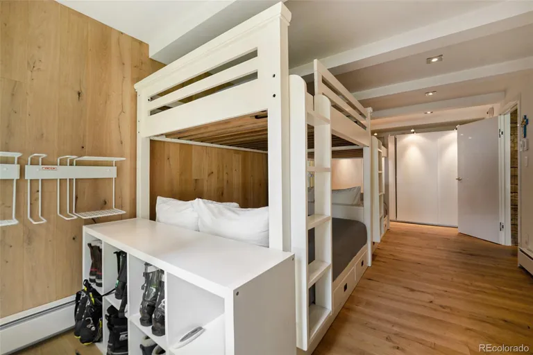 New York City Real Estate | View 300 E Lionshead Circle Unit# 8 | room 15 | View 16