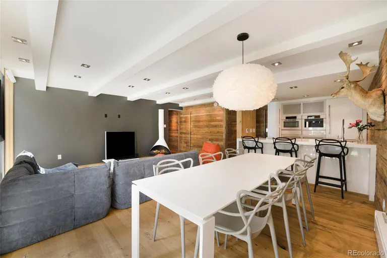 New York City Real Estate | View 300 E Lionshead Circle Unit# 8 | room 9 | View 10